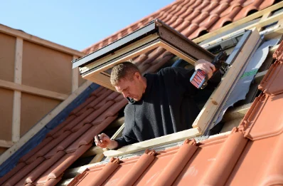 Pose de fenêtres de toit Velux à Dercé